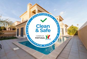 D09 - Porto de M  s Luxury Villa has rooms with a private hot tub