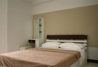 Baanbudsarin Apartment allows 18 year olds to book a room