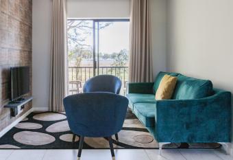 Alimama Spaces: The Manson s Green Park has Balcony rooms