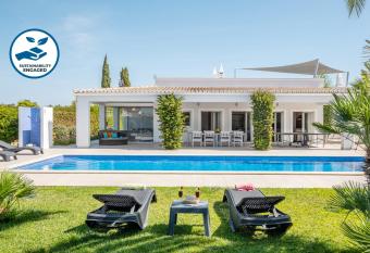 Villa Koster by Algarve Vacation allows 18 year olds to book a room