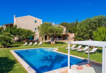 Finca Rafal has Balcony rooms