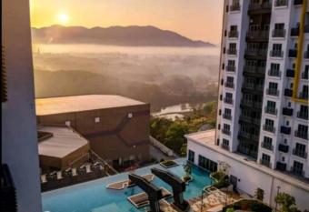 Mesahill Nilai 2 Room Condo - Fast wifi, Amazing Pool & TV allows 18 year olds to book a room