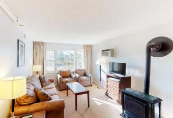 Mountainside Resort III has Balcony rooms