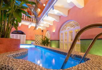 CASA MOVIDA HOSTEL has Balcony rooms