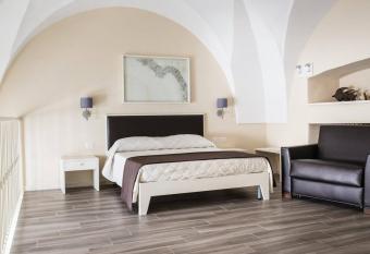 Faro Bianco Gallipoli Dependance allows 18 year olds to book a room