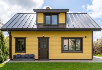 Cosy Family Guesthouse with Sauna and Garden has Balcony rooms