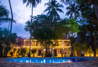 Stone Resort has Balcony rooms