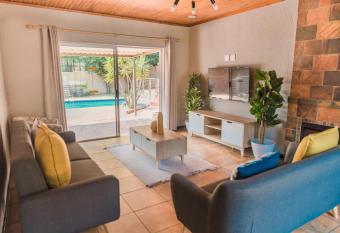 Modern Villa with Pool @ 152 Brookside House allows 18 year olds to book a room