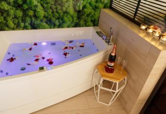 Luxury apartments   Love Story   allows 18 year olds to book a room