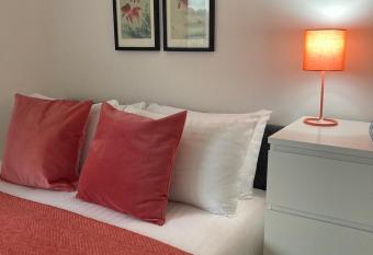 Walker Suite No73 - Donnini Apartments allows 18 year olds to book a room