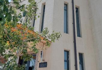 Hotel Boutique Al Hayit allows 18 year olds to book a room