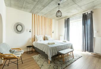 Lujza & Koriander has Balcony rooms