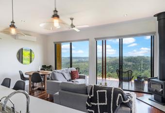 The Ridge at Maleny allows 18 year olds to book a room