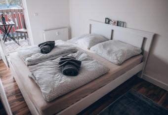 Apartment B  rgerstra  e 55qm has Balcony rooms