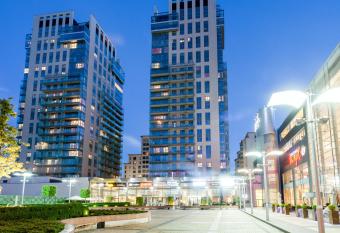 Platinum Towers Central Apartments has Balcony rooms