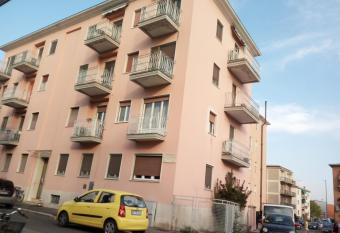 Bandello Apartment - A due passi dal centro has Balcony rooms