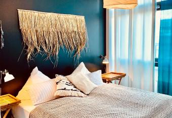 Aqua Hotel allows 18 year olds to book a room