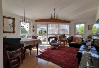 Sunny and Lake has Balcony rooms