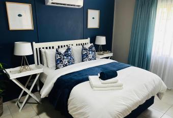 The Wooden Garden Cottage allows 18 year olds to book a room