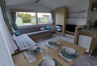 Woofles Luxury Caravan at Knaresborough Lido has Balcony rooms