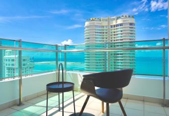 Gurney Drive Mansion One Serviced Apartment has Balcony rooms