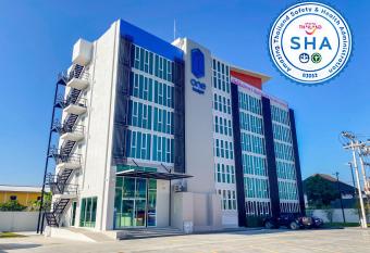                                                                                   One Budget Chiangrai Airport allows 18 year olds to book a room