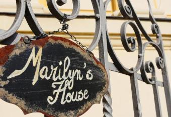 Marilyn s House 2 allows 18 year olds to book a room