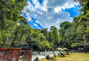 Ayar Jungle Resort has Balcony rooms