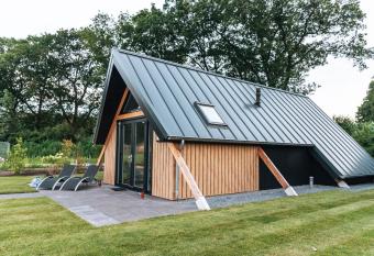 Romantic, luxurious wellness house near the Veluwe has Balcony rooms