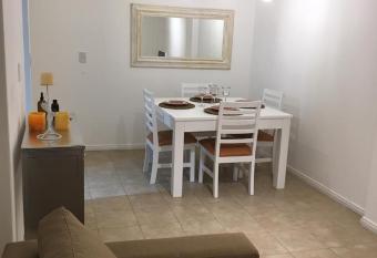 Departamento Laura con Cochera allows 18 year olds to book a room