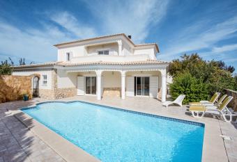 Casa das Romanzeiras has Balcony rooms