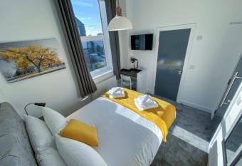 Piccadilly by Pureserviced allows 18 year olds to book a room