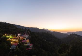 Country Inn Maple Resort Chail has Balcony rooms