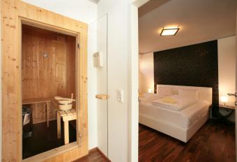 Penthouse The Suite has Balcony rooms