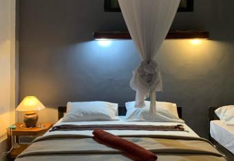 JOSEPH GUEST HOUSE has Balcony rooms