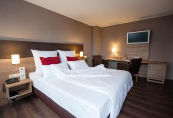 Centro Hotel U-NO 1 allows 18 year olds to book a room