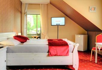 Pension Tannenkopf - Hotel Garni allows 18 year olds to book a room