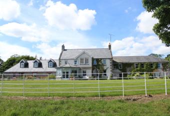 Boyne View House has Balcony rooms