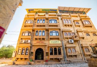 The Hosteller Jaisalmer allows 18 year olds to book a room