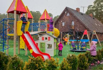 Krapi Guesthouse allows 18 year olds to book a room