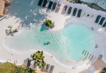 Le Drip s allows 18 year olds to book a room