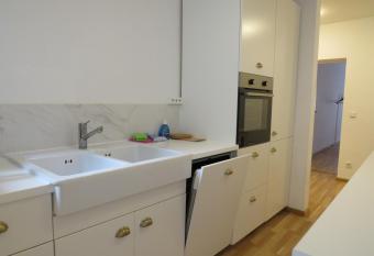 L8 Street - Mollstra  e 28 allows 18 year olds to book a room