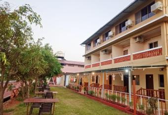 Shivneri Holiday Resort has Balcony rooms