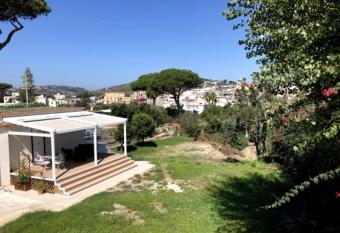 LA CAVA DI DAFNE has Balcony rooms