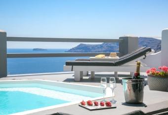 Luxury Santorini Villa Hidden Gem Villa Private Pool Sea Caldera View 1 BDR Oia allows 18 year olds to book a room
