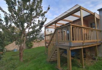 Tipergwendiou has Balcony rooms