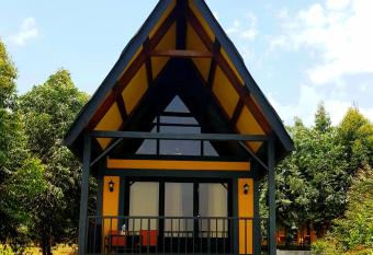 Shamba lodge cabins has Balcony rooms