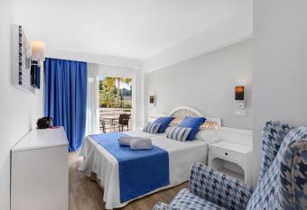 Oberoy - Adults Only allows 18 year olds to book a room