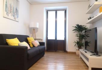 Triunfo, Apartamento Acogedor, al lado de la Playa allows 18 year olds to book a room