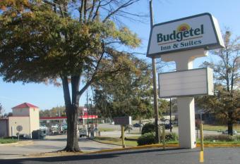 Budgetel Inn and Suites has Smoking rooms